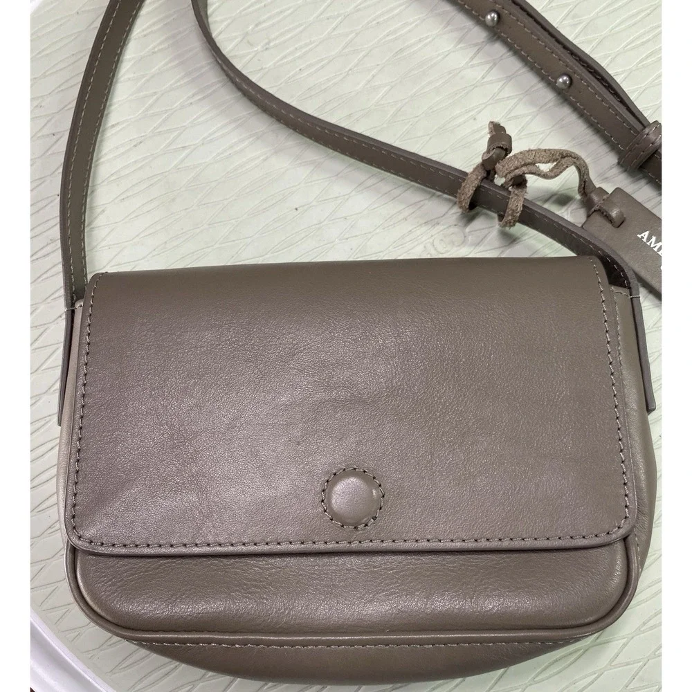 American Eagle Women's‎ Taupe Leather Crossbody Bag. Adjustable Strap 8.5